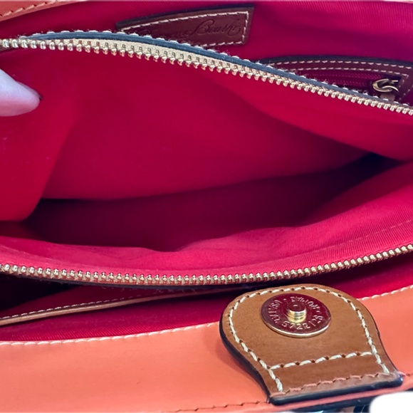 **Authentic** Dooney & Bourke Wexford Tammy Tote - Picture 5 of 7